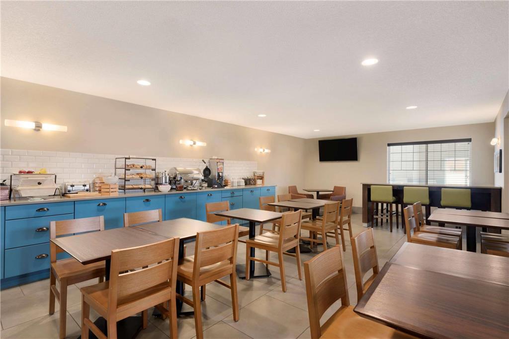 Country Inn & Suites by Radisson Chippewa Falls WI - photo 11