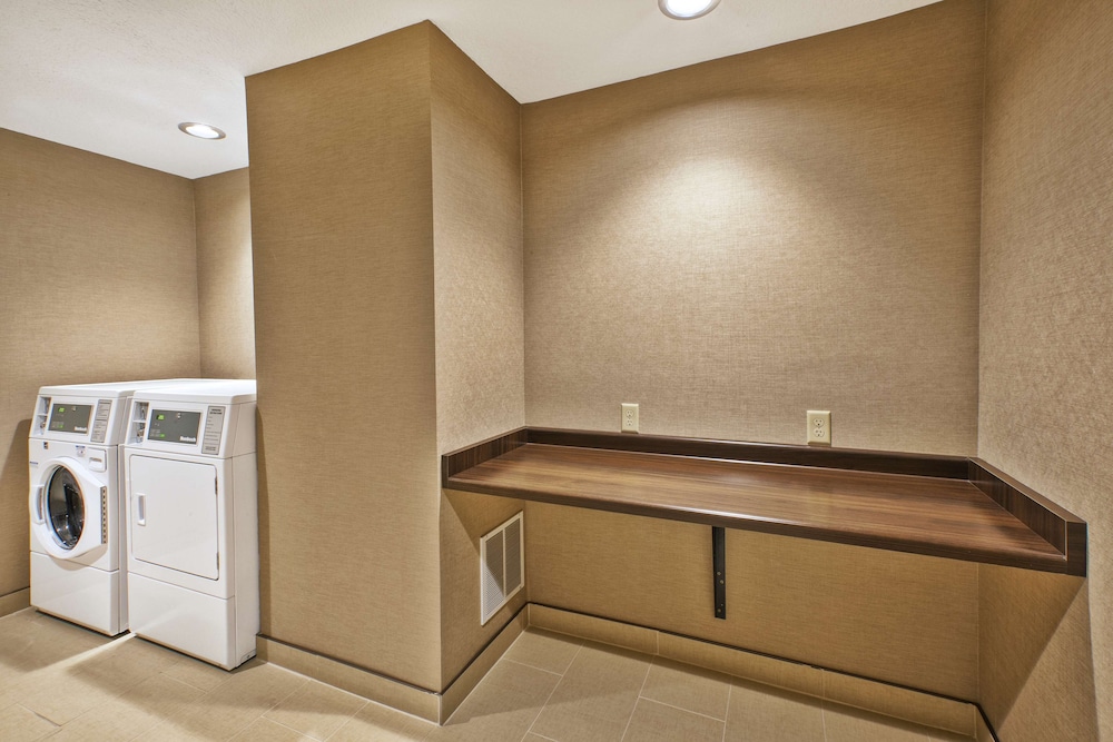 Hampton Inn Sault Ste Marie - photo 20