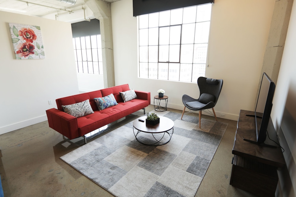 Downtown Lofty Suites - photo 2