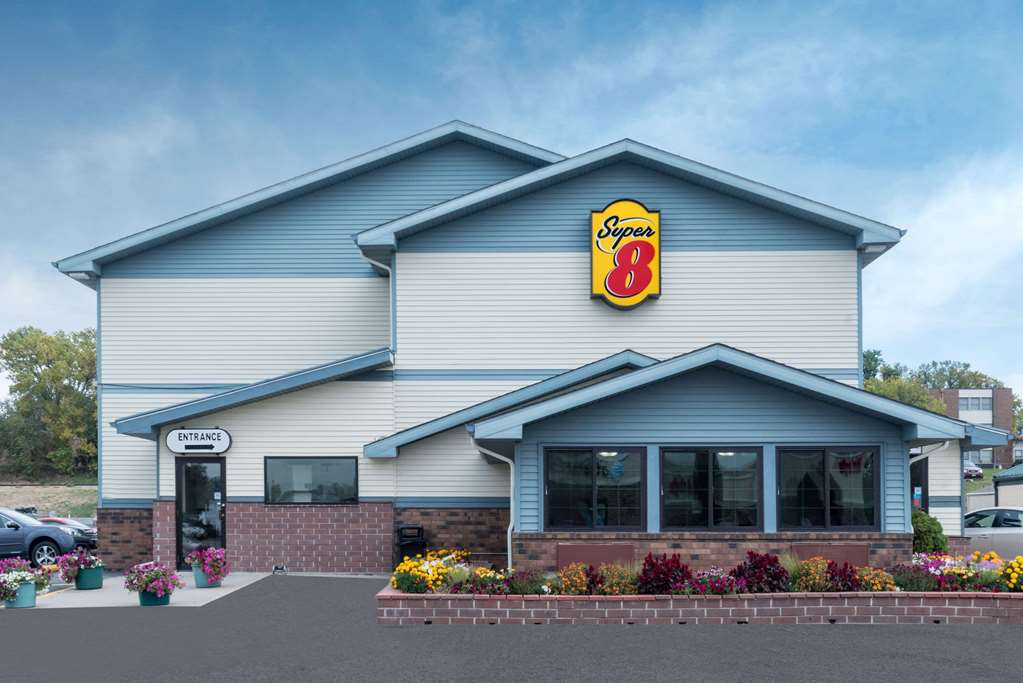 Super 8 by Wyndham Pierre SD - photo 2