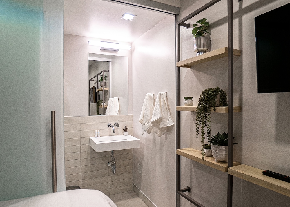SOVA Micro Room & Social Hotel - photo 23