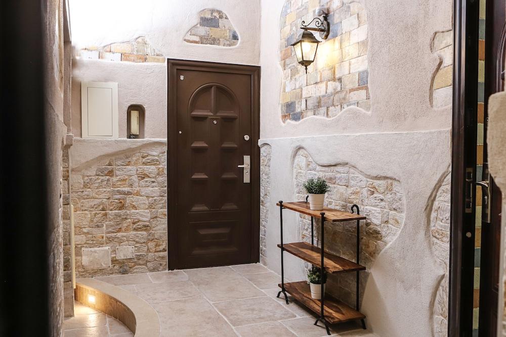 Gelso Complex Studios and Flat by Napoliapartments — 4-Star Luxury Hotel in Naples, Italy