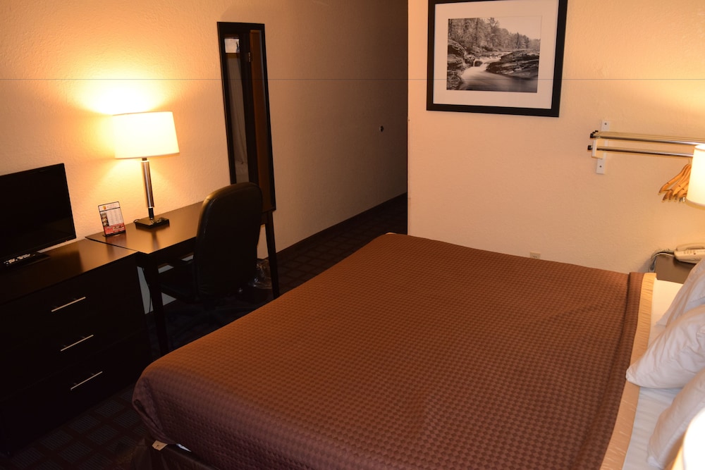 Super 8 by Wyndham Saginaw - photo 18