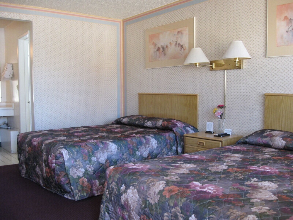 Motel 8 Willcox - photo 5