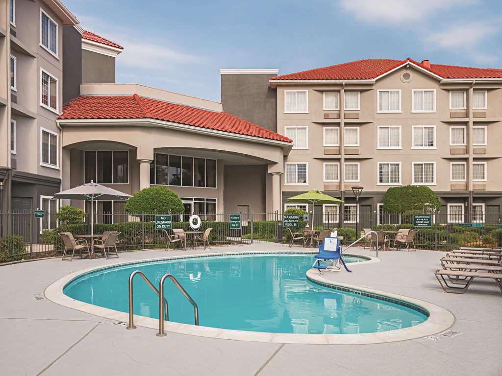 La Quinta Inn & Suites by Wyndham Fort Worth North - photo 10