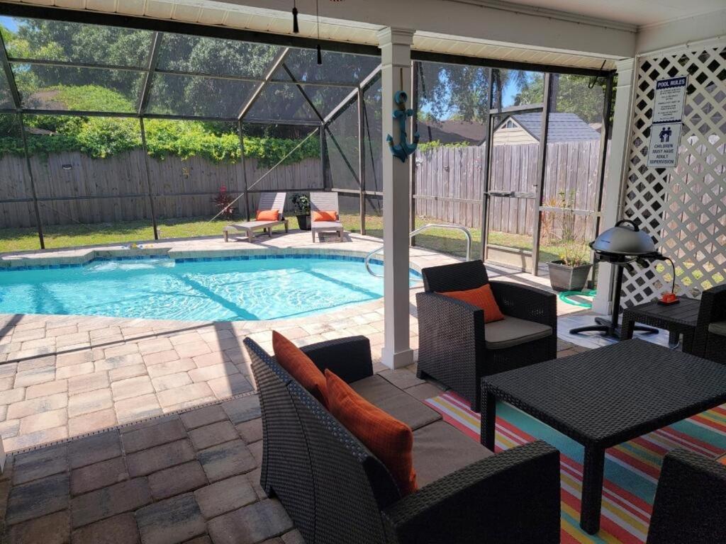Florida Home with Private Heated Pool Close To Siesta Key Beach — 4-Star Luxury Hotel in Sarasota, United States