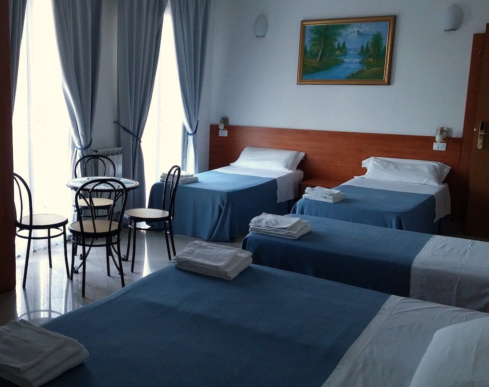 Venice Mestre Tourist Accommodation Quiet Room with Wifi And Free Parking in Mestre, Italy