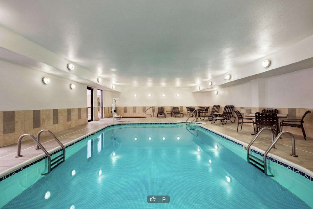 Hampton Inn Abilene - photo 18