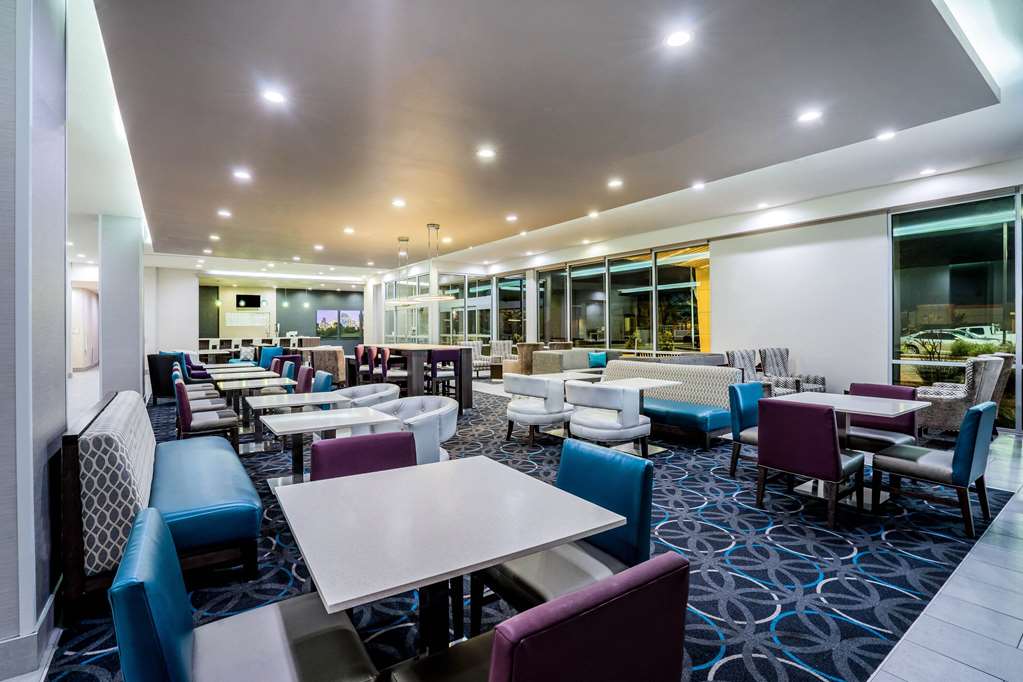 La Quinta Inn & Suites by Wyndham Houston Cypress - photo 5