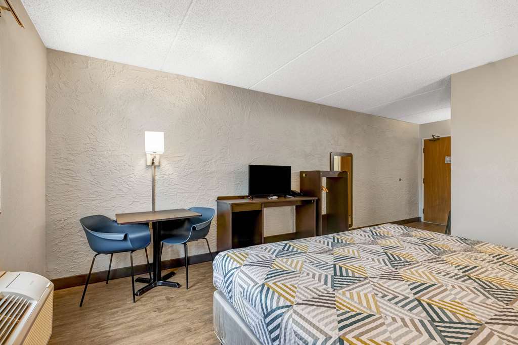 Motel 6 Elk Grove Village IL O'Hare - photo 6