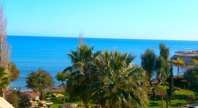 Andreas & Melani Beach
