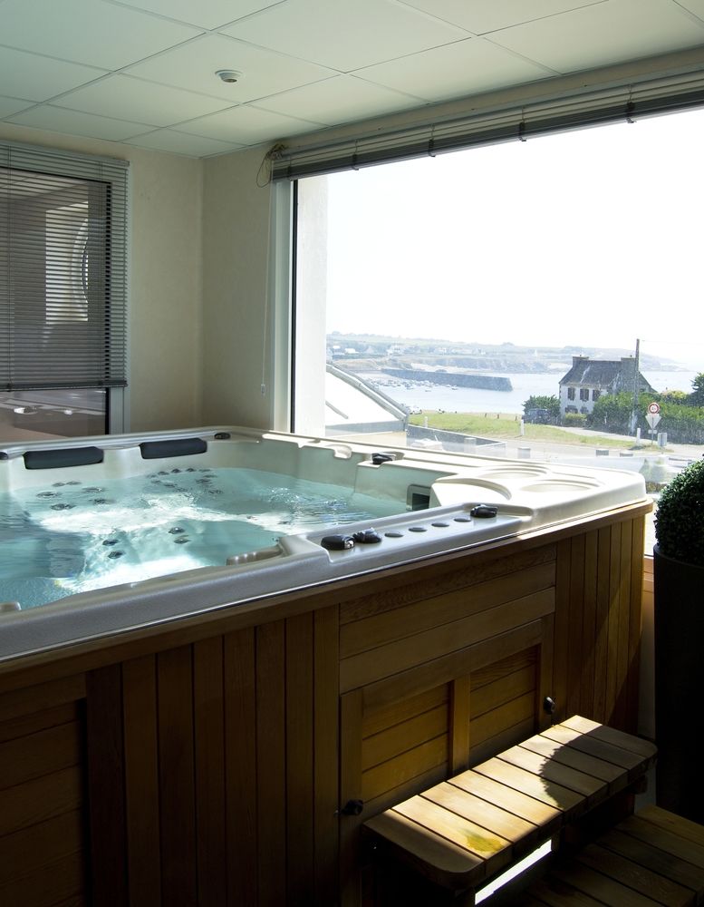 Logis Hotel Kermoor SPA — hotel in Plogoff
