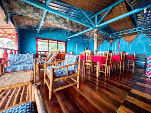 Firma Efraim in Trindade, Sao Tomé and Príncipe