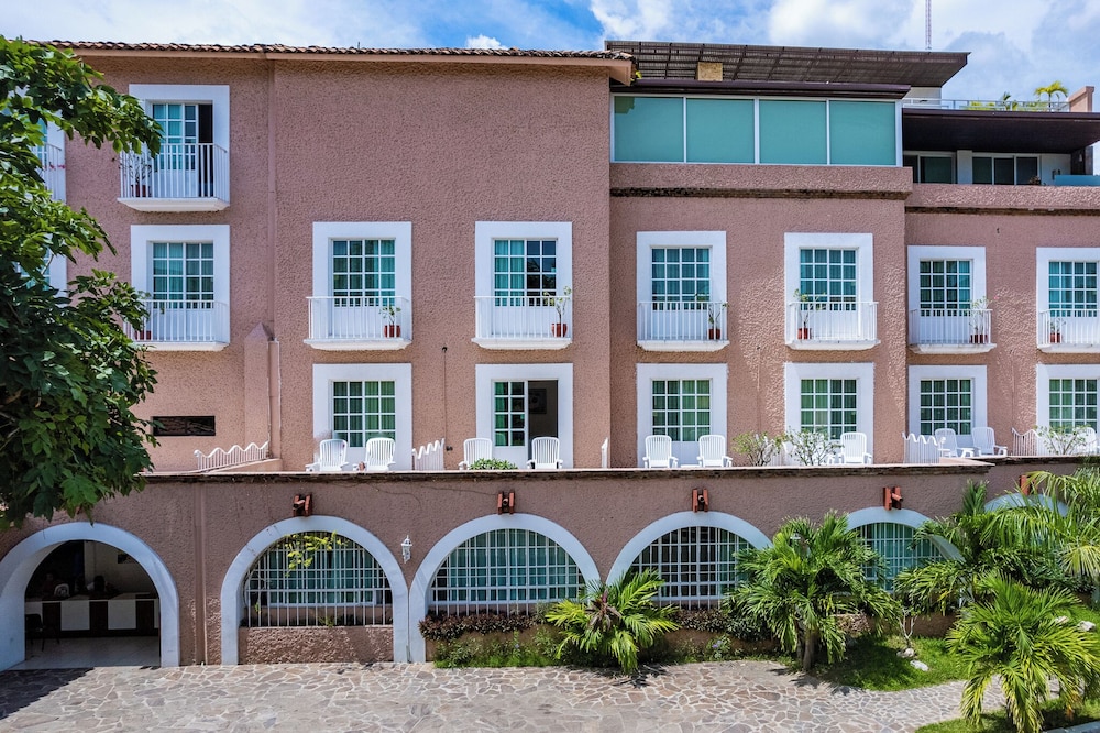 Hotel Castillo Huatulco & Beach Club