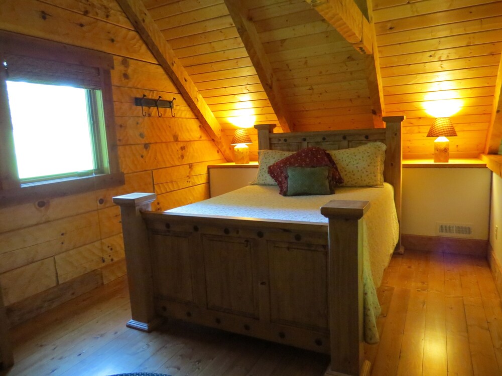 Southern Comfort Lakeside Cabin Resort - photo 6