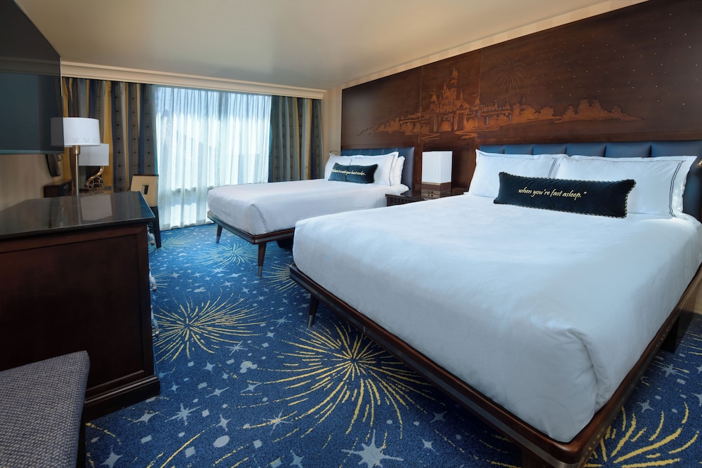 Disneyland Hotel - photo 36