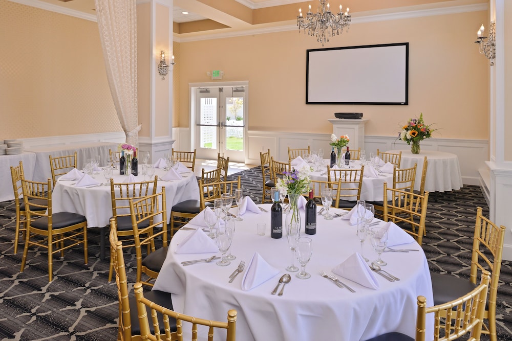 Majestic Inn & Spa - photo 86