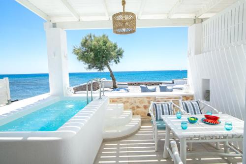 Aegean Melody Suites & Villas — 4-Star Luxury Hotel in Fira, Greece