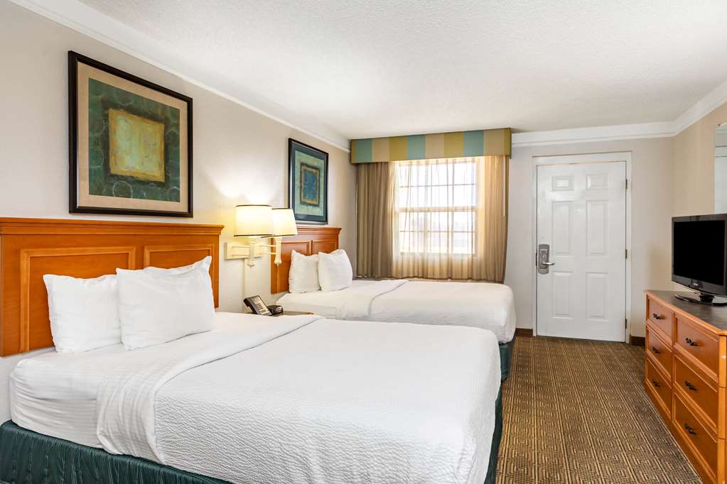 La Quinta Inn by Wyndham El Paso West - photo 8