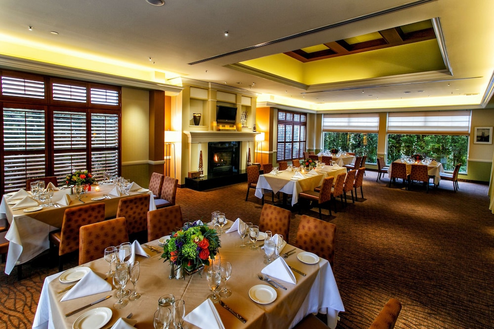 Hilton Garden Inn New York Staten Island - photo 53