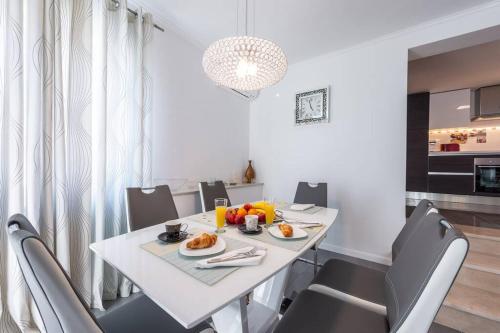 Deluxe Apartment Unique With Private Heated Pool — 4-Star Luxury Hotel in Cavtat, Croatia