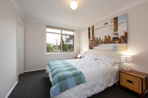 Bright & Comfortable 1BR Unit in Trendy Brunswick — 4-Star Luxury Hotel in Brunswick, Australia