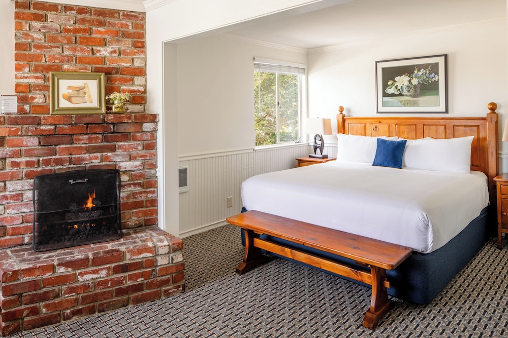 Carmel Fireplace Inn - photo 31
