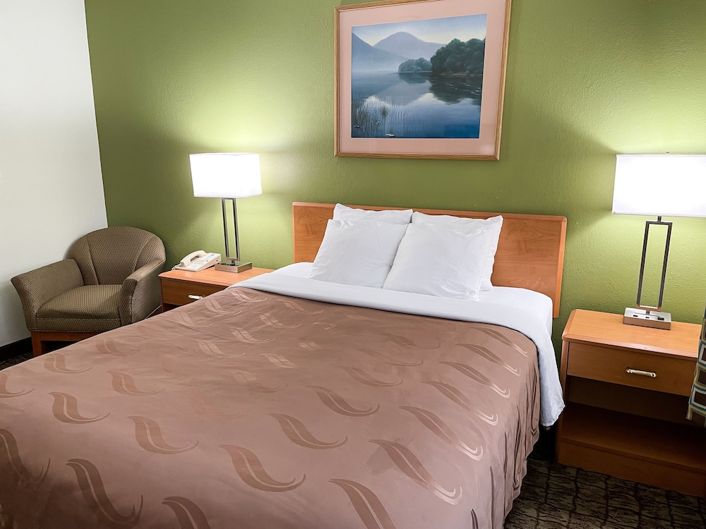 Hudson Inn & Suites - photo 17