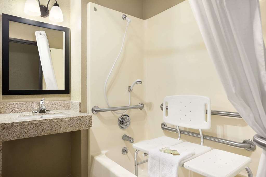 Super 8 by Wyndham Tuscola - photo 9