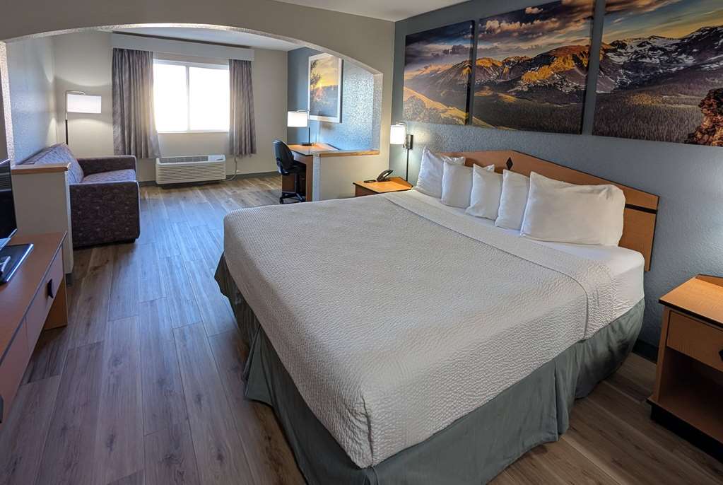 Days Inn & Suites by Wyndham Castle Rock - photo 41