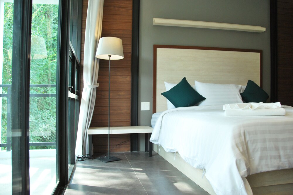 Bluemoon Hotel in Cha-Am, Thailand