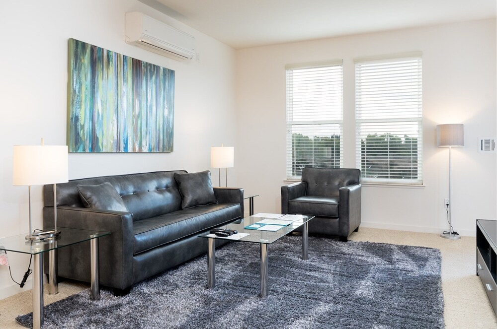 Global Luxury Suites in Cupertino - photo 17
