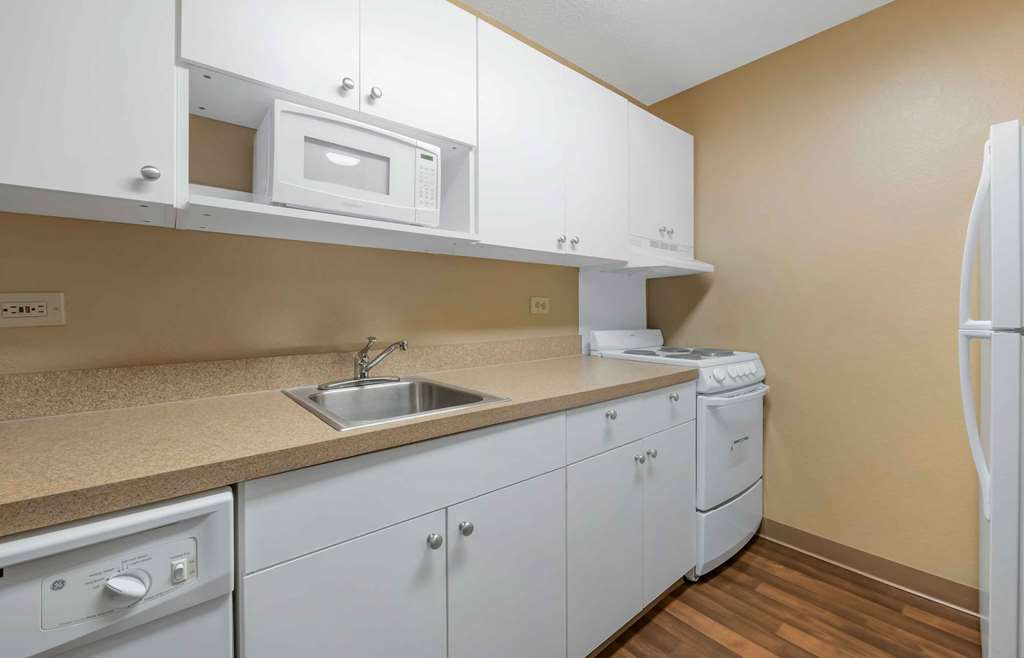 Extended Stay America Suites Houston Med Ctr NRG Park Kirby - photo 29