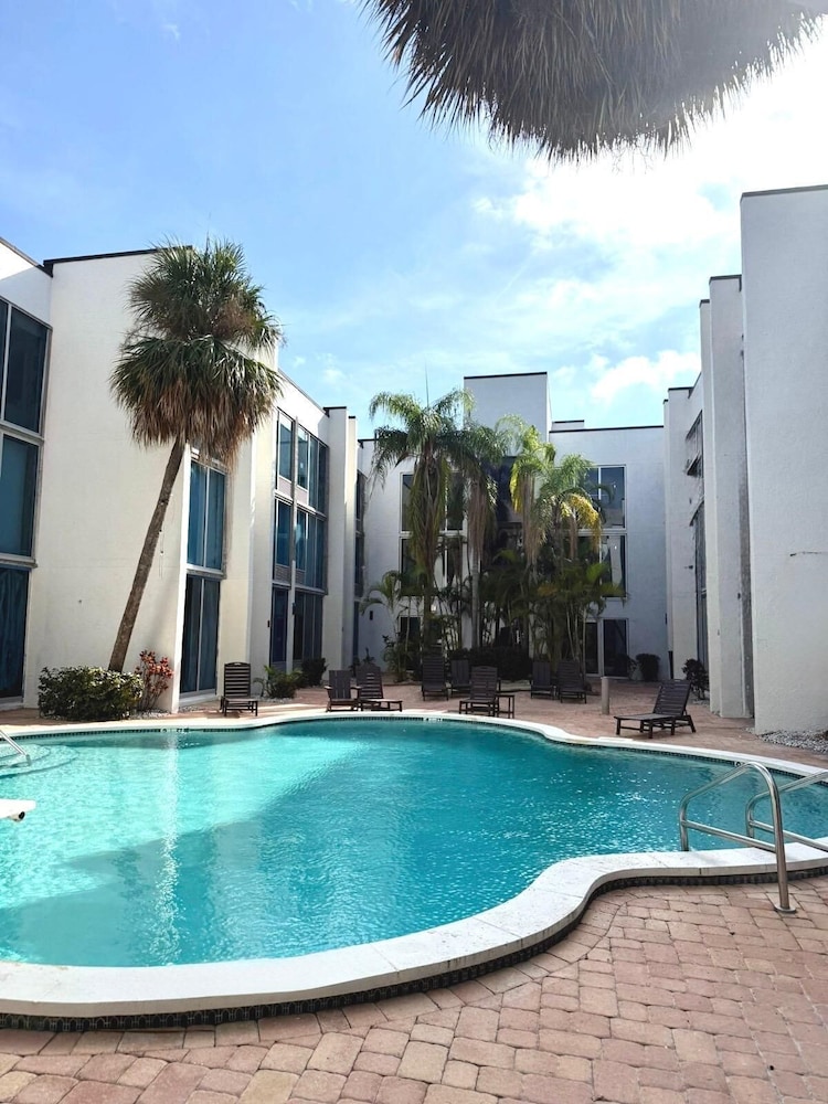 Tropical Palms Hotel in Clearwater, United States