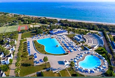 Torre Rinalda Camping Village — 4-Star Luxury Hotel in Lecce, Italy