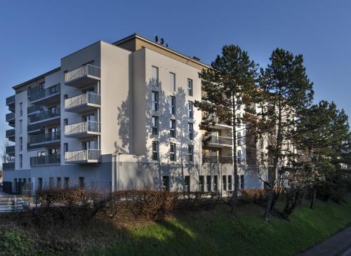 Résidence DOMITYS Les Séquanes — 4-Star Luxury Hotel in Chalon-Sur-Saone, France
