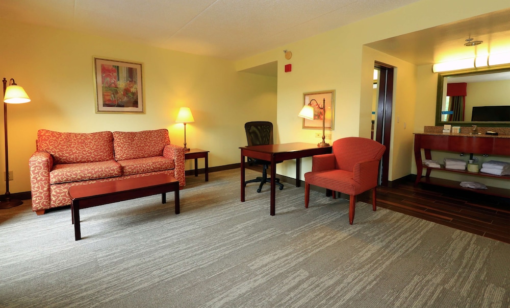 Hampton Inn & Suites Lamar - photo 48