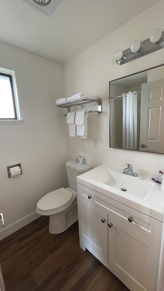 Morgan Inn And Suites - photo 15