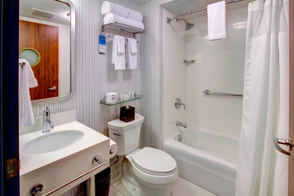Fairfield Inn New York Manhattan Financial District - photo 11