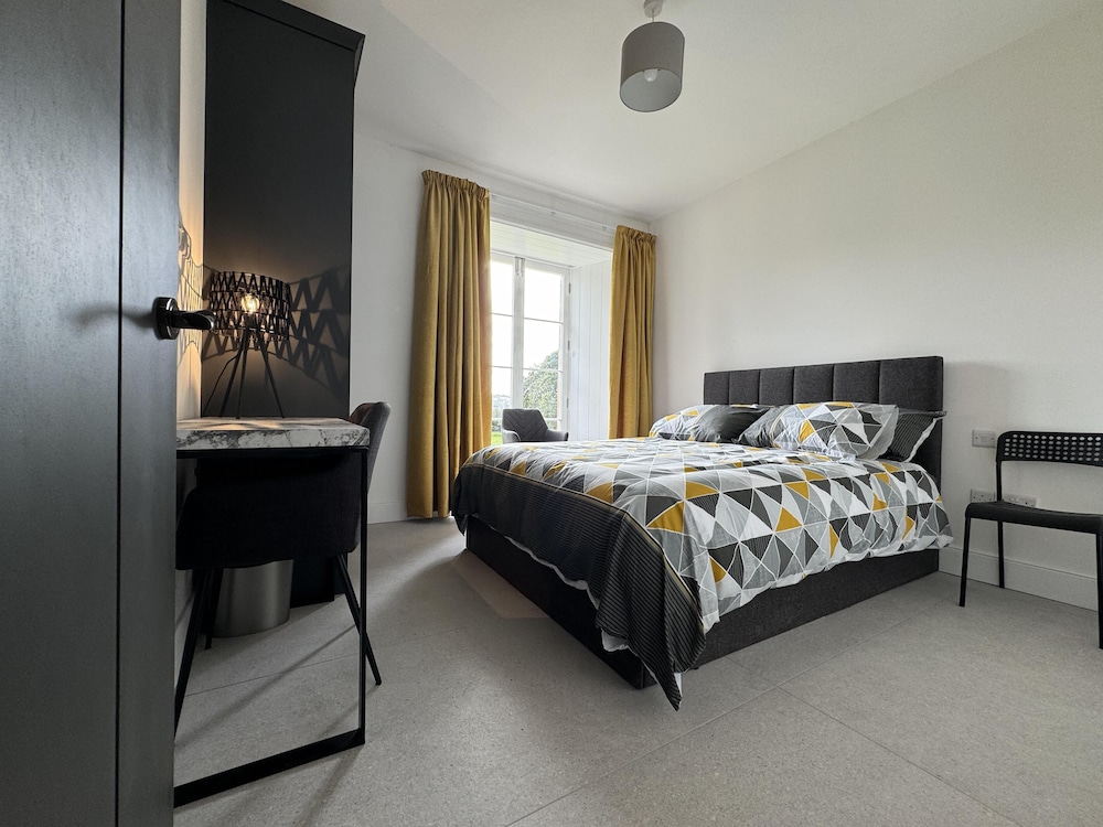Captivating 5 bed Apartment Near Sion Mills — 4-Star Luxury Hotel in Strabane, United Kingdom