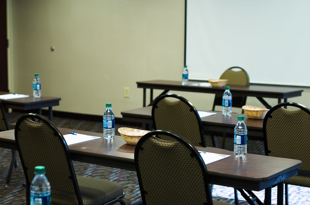 Holiday Inn Express Hotel & Suites Concord by IHG - photo 40