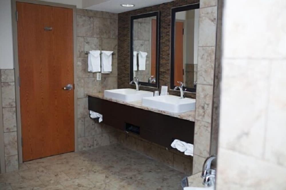 Royal River Casino and Hotel - photo 18