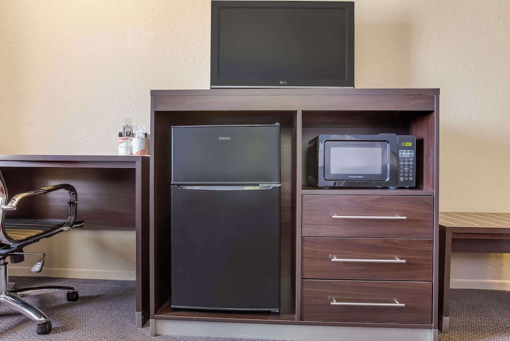 Motel6 Concordia MO - photo 24