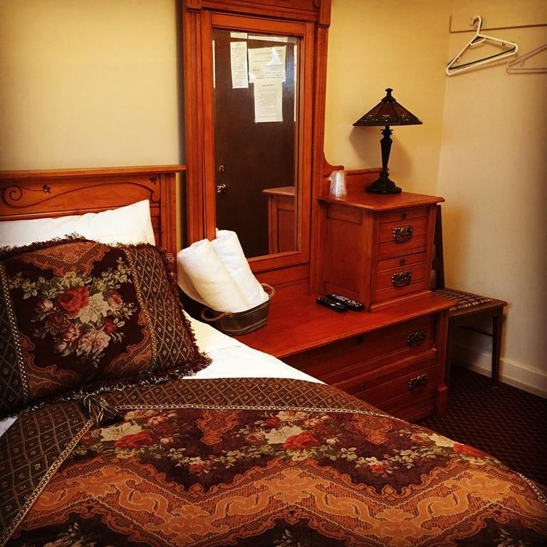 The Cochrane Rockyview Hotel — Cochrane — photo 4