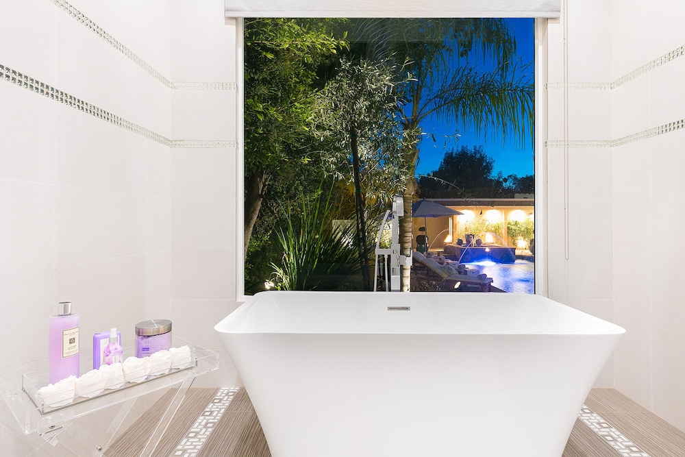 Beverly Hills Luxury Modern Palace - photo 25