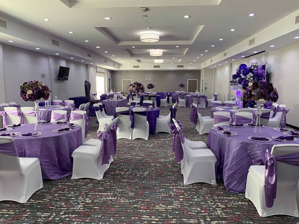 Hampton Inn & Suites Houston East Beltway 8 - photo 10