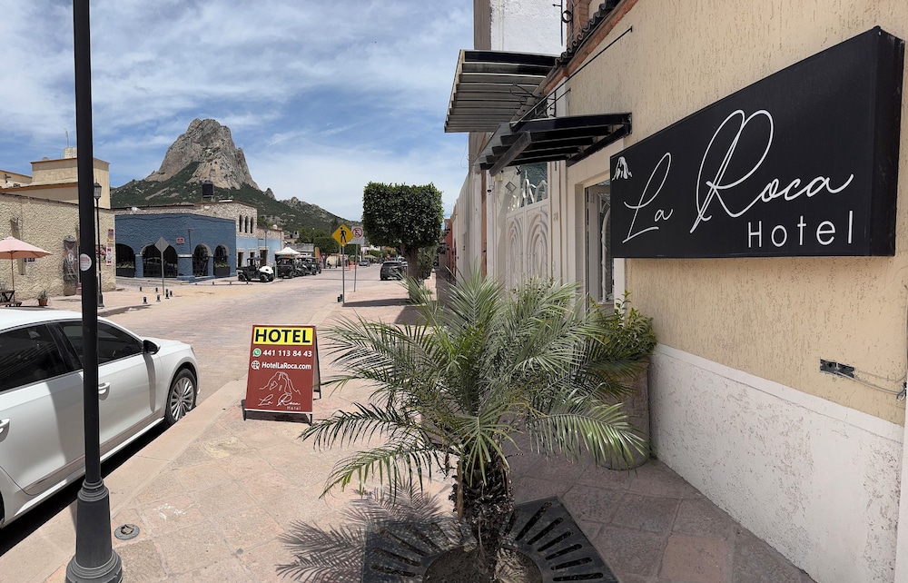 Hotel La Roca in Ezequiel Montes, Mexico