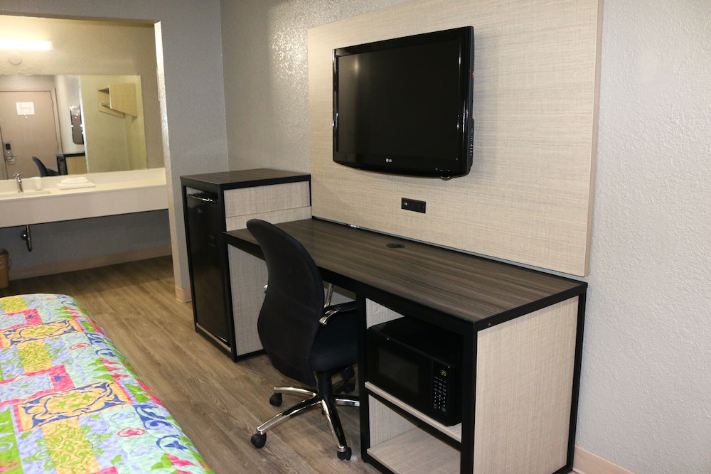 Super 7 Inn Dallas Near Duncanville - photo 4