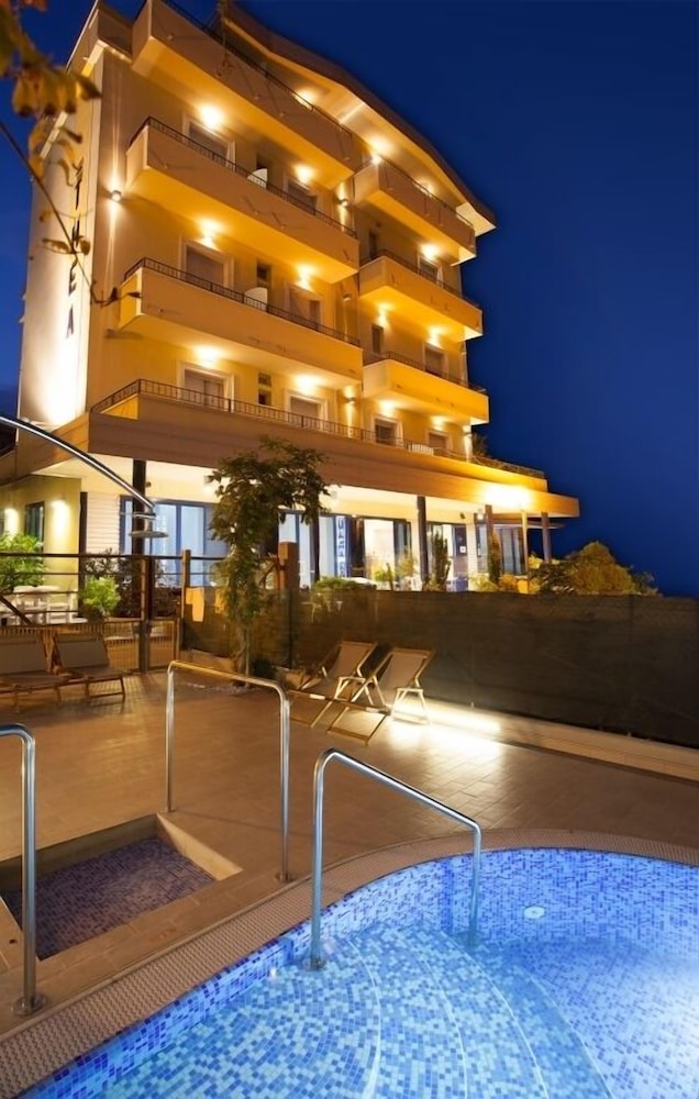 Hotel Thea - carbon neutral hotel in Rimini