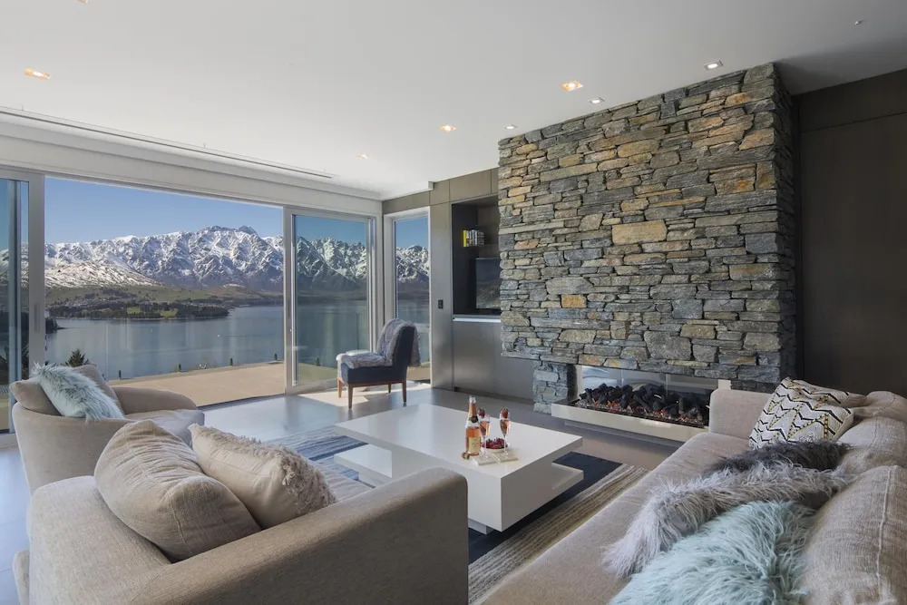 The Views and Spa 4BRM in Queenstown, New Zealand